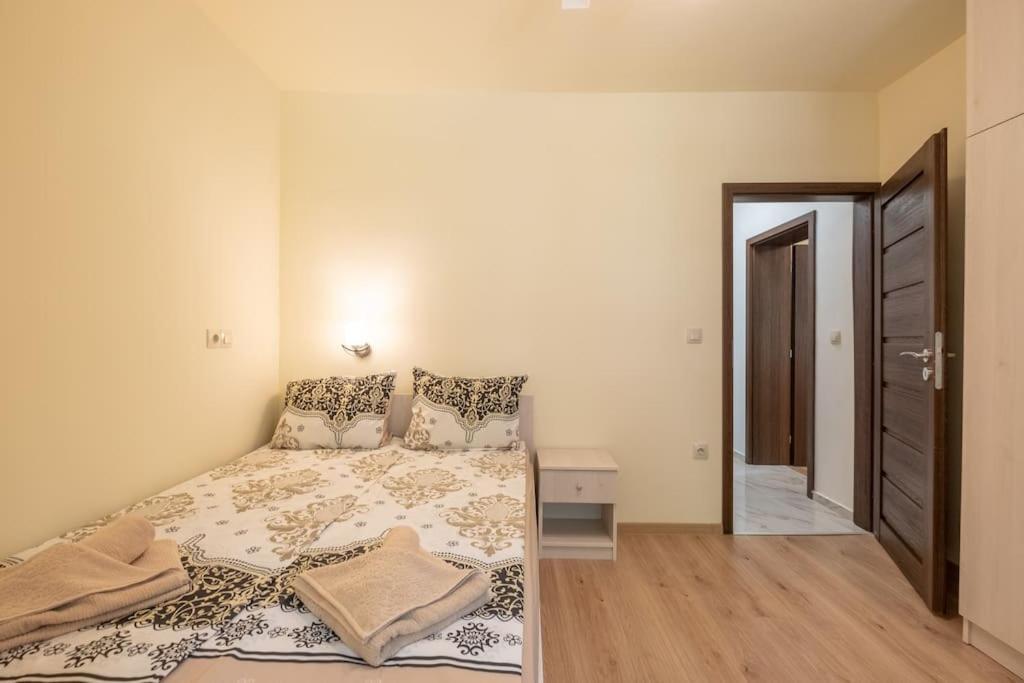 Top Location, Brand New 3 Bdrm Apt & Free Parking Sófia Exterior foto
