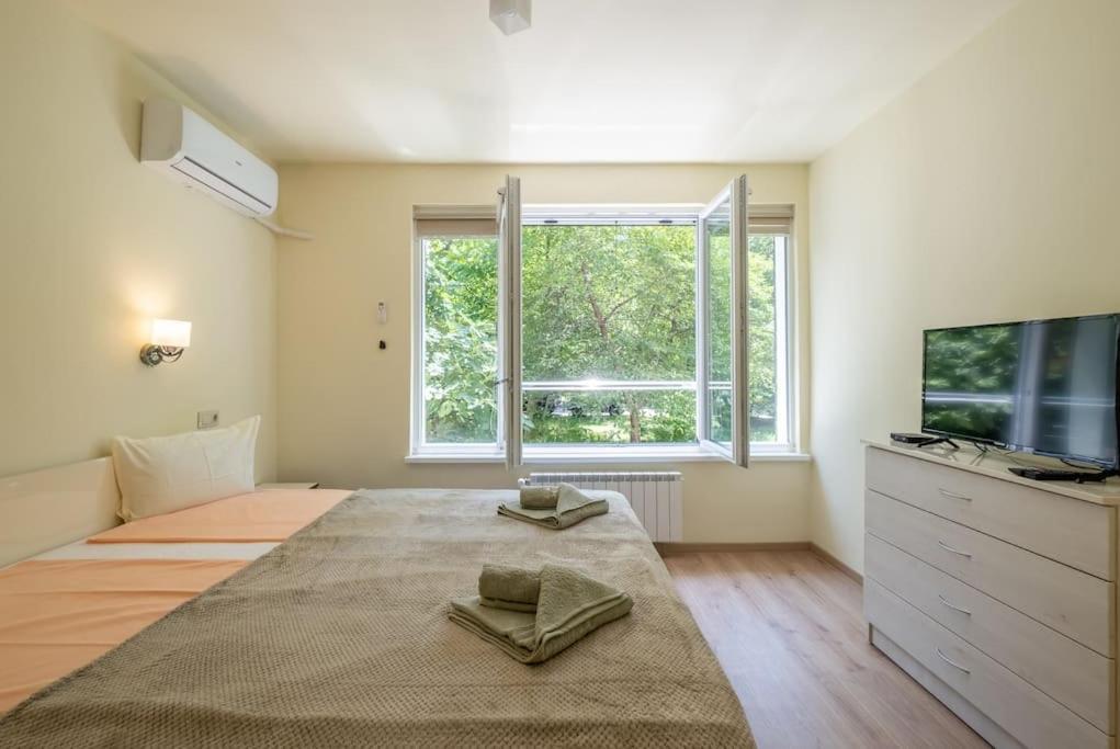 Top Location, Brand New 3 Bdrm Apt & Free Parking Sófia Exterior foto